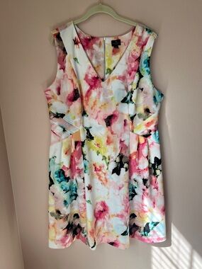 Worthington Floral Watercolor V-Neck Dress in White and Pink